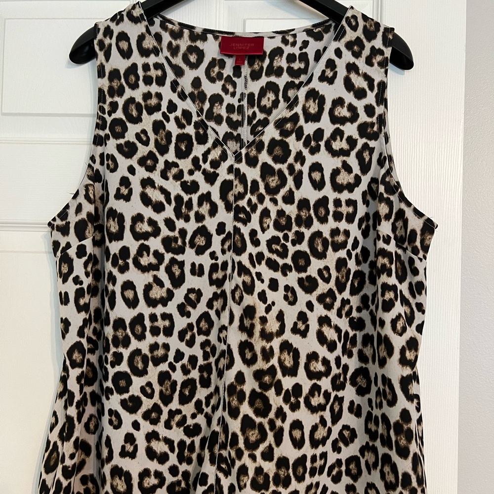 Jennifer Lopez, Woman’s Large, Leopard print sleeveless blouse